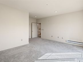 700 E Denny Way PH3, Seattle WA 98122