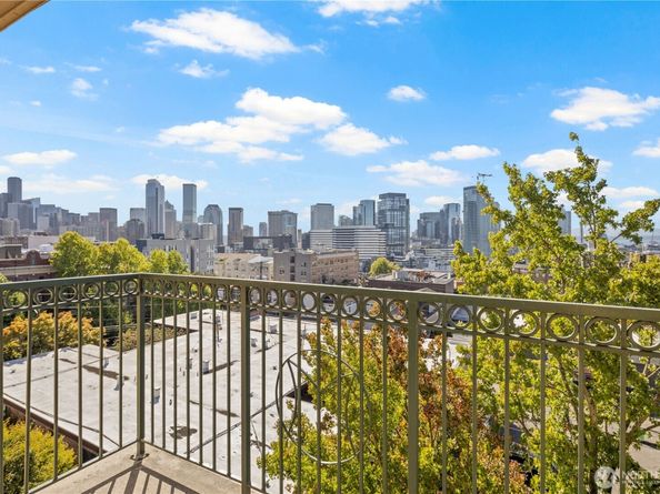 700 E Denny Way PH3, Seattle WA 98122