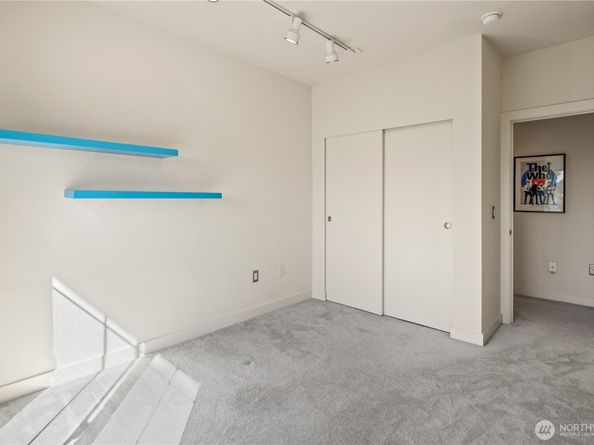 700 E Denny Way PH3, Seattle WA 98122
