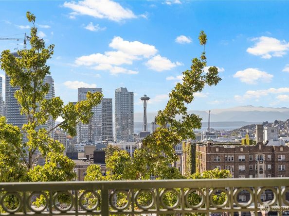 700 E Denny Way PH3, Seattle WA 98122