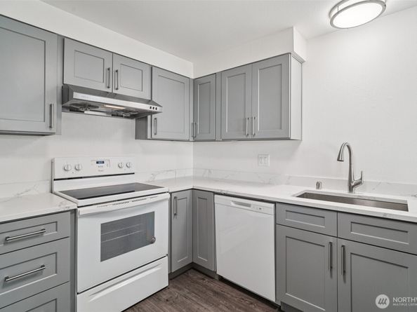 12818 SE 41st Lane B103, Bellevue WA 98006
