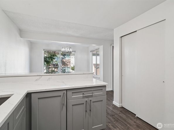 12818 SE 41st Lane B103, Bellevue WA 98006