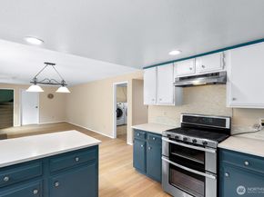 21903 NE 18th Street, Sammamish WA 98074