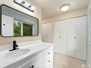 21903 NE 18th Street, Sammamish WA 98074