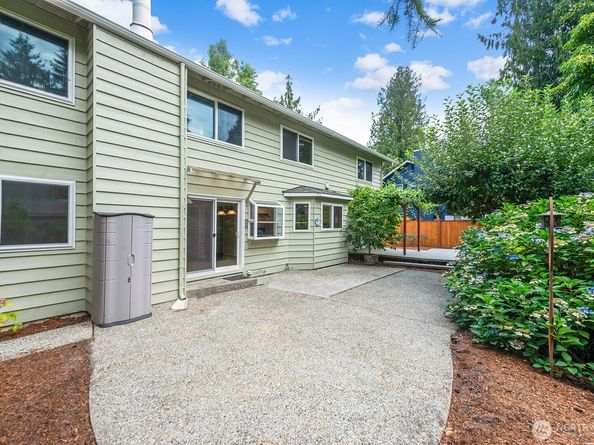 21903 NE 18th Street, Sammamish WA 98074