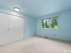 21903 NE 18th Street, Sammamish WA 98074