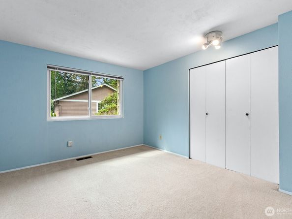 21903 NE 18th Street, Sammamish WA 98074