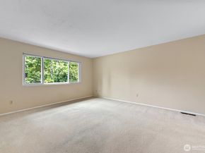 21903 NE 18th Street, Sammamish WA 98074