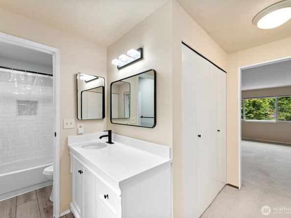 21903 NE 18th Street, Sammamish WA 98074