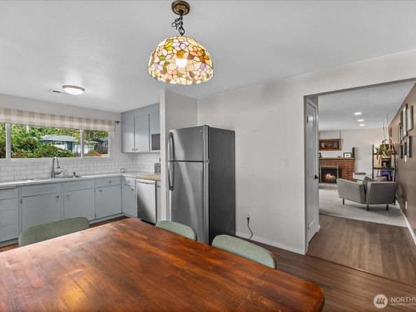 5106 241st Street SW, Mountlake Terrace WA 98043