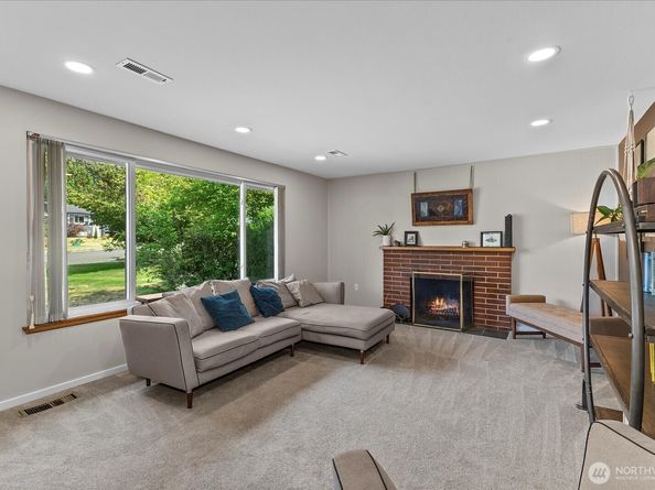 5106 241st Street SW, Mountlake Terrace WA 98043
