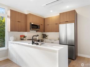 7142 47th Avenue SW, Seattle WA 98136