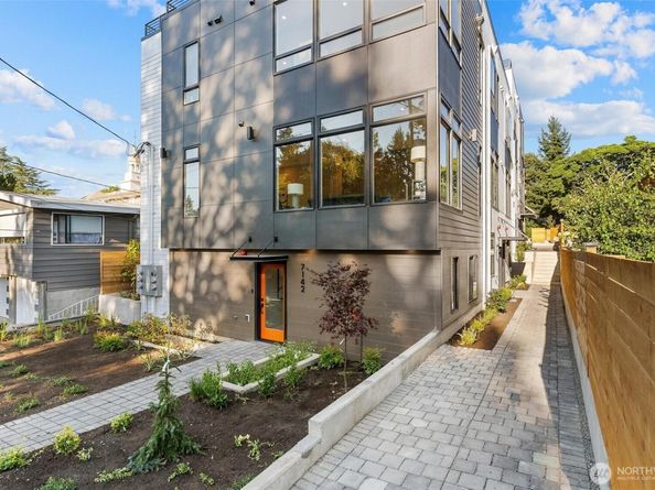 7142 47th Avenue SW, Seattle WA 98136