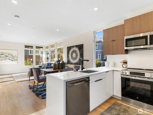 7142 47th Avenue SW, Seattle WA 98136