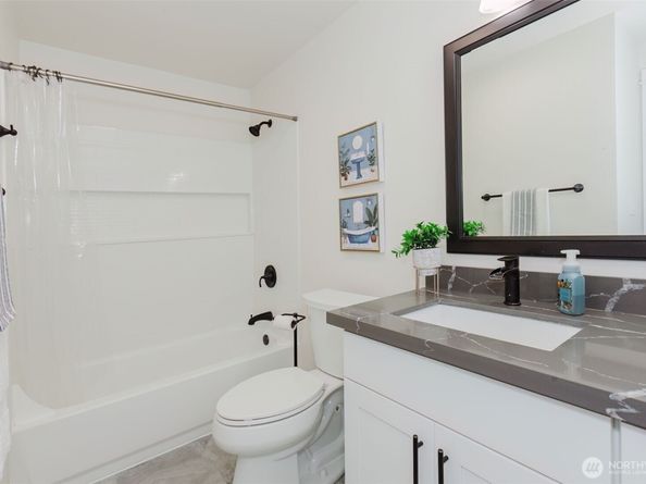 2949 SE Mile Hill Drive C2, Port Orchard WA 98366
