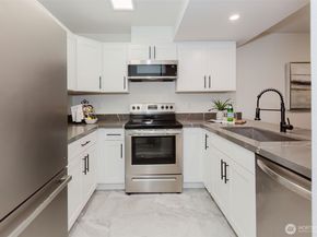 2949 SE Mile Hill Drive C2, Port Orchard WA 98366