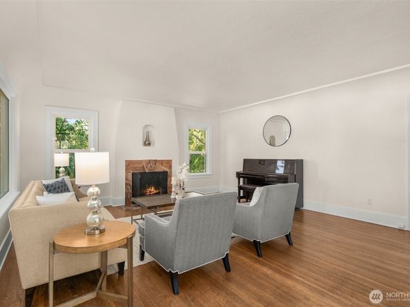 5803 Latona Avenue NE, Seattle WA 98105