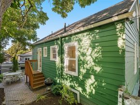 5803 Latona Avenue NE, Seattle WA 98105
