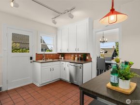 5803 Latona Avenue NE, Seattle WA 98105