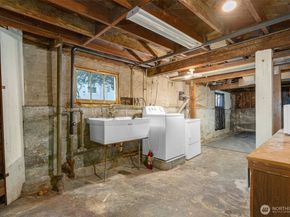 5803 Latona Avenue NE, Seattle WA 98105