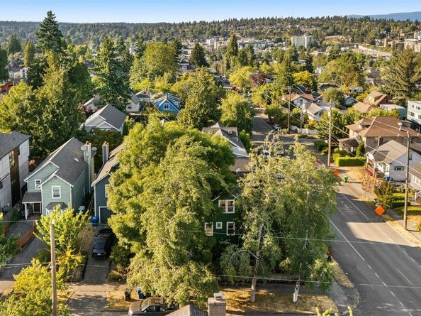 5803 Latona Avenue NE, Seattle WA 98105