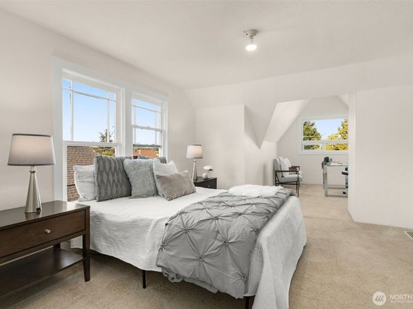 5803 Latona Avenue NE, Seattle WA 98105
