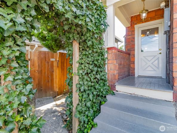 319 1st Street NE, Auburn WA 98002
