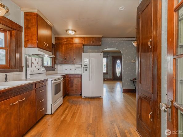 319 1st Street NE, Auburn WA 98002