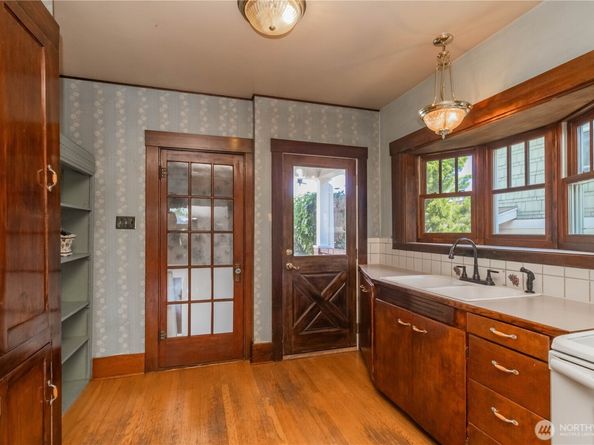 319 1st Street NE, Auburn WA 98002