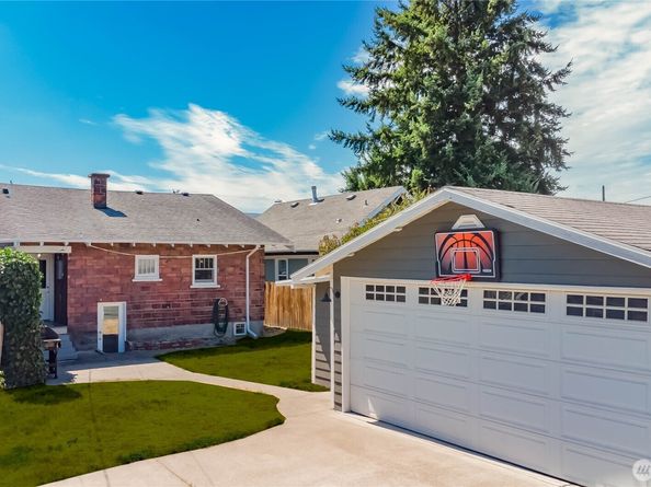 319 1st Street NE, Auburn WA 98002