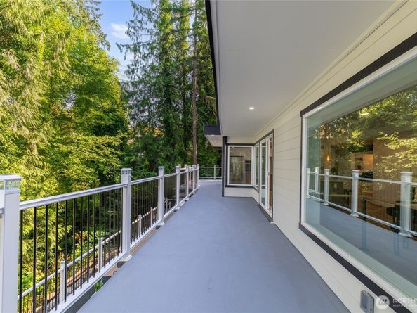 14538 38th Avenue NE, Lake Forest Park WA 98155