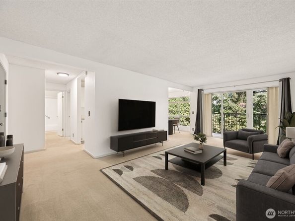 831 126th Place NE B208, Bellevue WA 98005