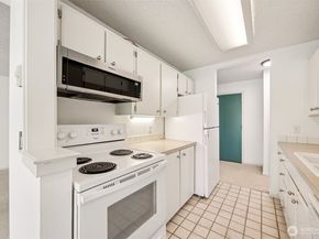 831 126th Place NE B208, Bellevue WA 98005