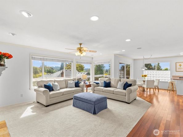 9206 NE 126th Place, Kirkland WA 98034