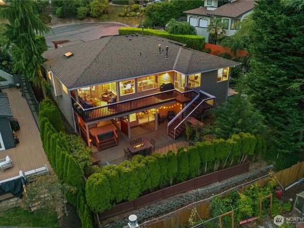 9206 NE 126th Place, Kirkland WA 98034