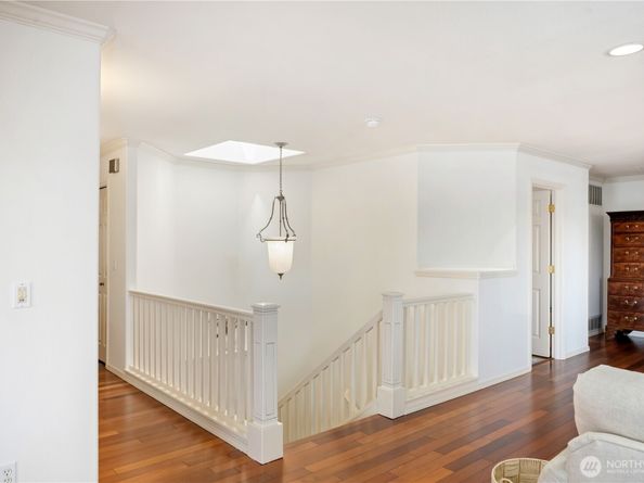 9206 NE 126th Place, Kirkland WA 98034