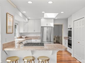 9206 NE 126th Place, Kirkland WA 98034