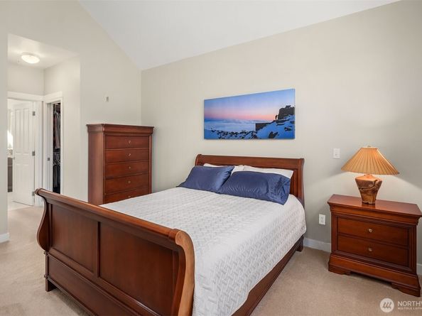 1000 Cabin Creek Lane SW D302, Issaquah WA 98027