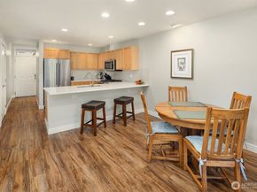1000 Cabin Creek Lane SW D302, Issaquah WA 98027