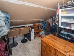 1000 Cabin Creek Lane SW D302, Issaquah WA 98027
