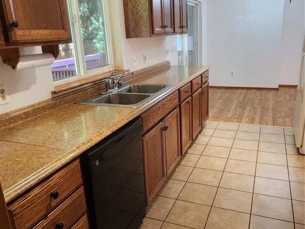8040 NE Seawind Avenue, Poulsbo WA 98370