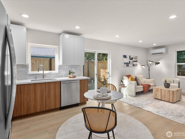 2347 NE 127 Street, Seattle WA 98125