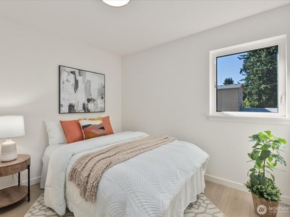 2347 NE 127 Street, Seattle WA 98125