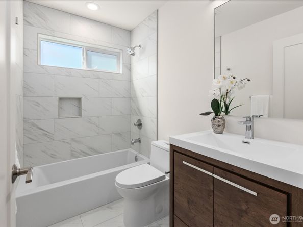 2347 NE 127 Street, Seattle WA 98125