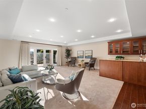9426 Lake Washington Boulevard NE, Bellevue WA 98004