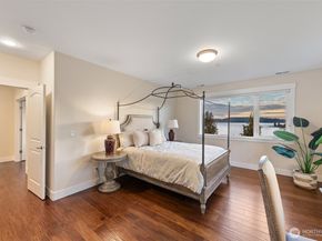 9426 Lake Washington Boulevard NE, Bellevue WA 98004