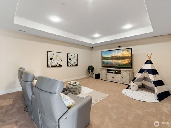 9426 Lake Washington Boulevard NE, Bellevue WA 98004