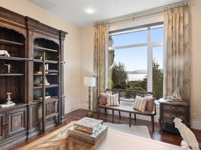 9426 Lake Washington Boulevard NE, Bellevue WA 98004