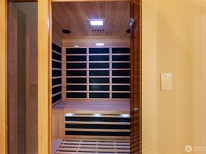 9426 Lake Washington Boulevard NE, Bellevue WA 98004
