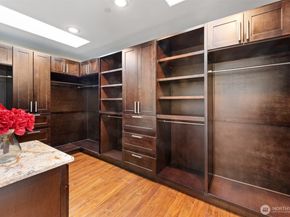 9426 Lake Washington Boulevard NE, Bellevue WA 98004